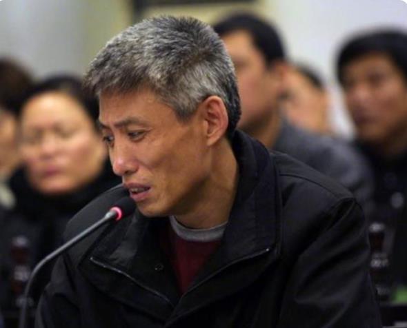 2000年,沈阳黑帮刘涌入狱,14名律师帮他减刑,最终结局如何?