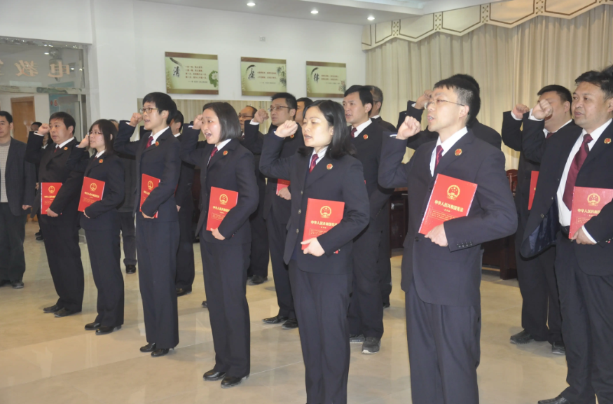 1994年,戴建成发现案件疑点重重,为不让人蒙冤,拒签逮捕令